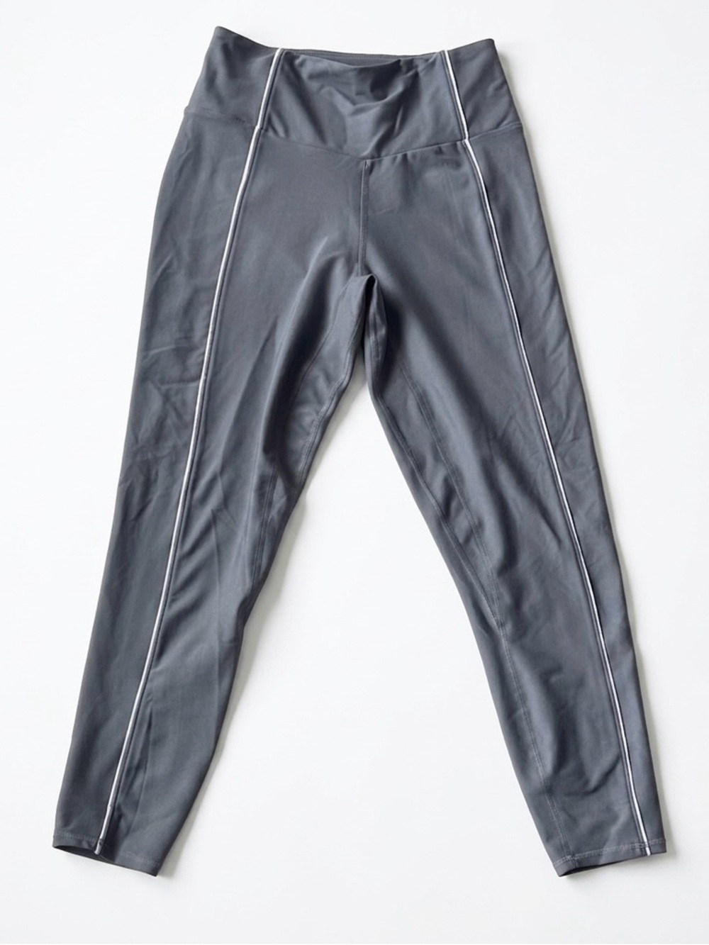 Abercrombie | YPB Curve Love Leggings in Gray w/White Piping Women’s Size M
